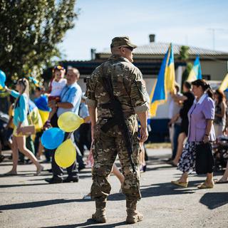 Le drapeau ukrainien flotte désormais à Slaviansk, alors que la ville était aux mains des séparatistes prorusses il y a quelques semaines seulement. [EPA/Roman Pilipey]