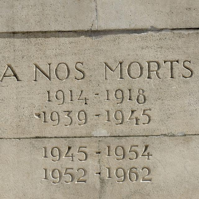 Inscription sur le monument aux morts de Strasbourg, Place de la République. [Denis Bringard]