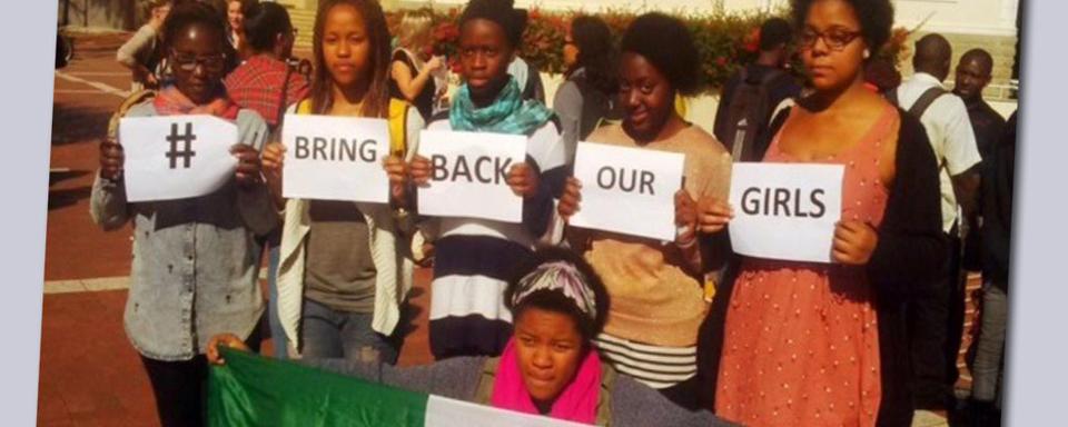 Les réseaux sociaux et le hashtag #Bringbackourgirls n'ont pas sauvé ces jeunes filles, mais ils permettent de ne pas les oublier. [Times Nigeria]