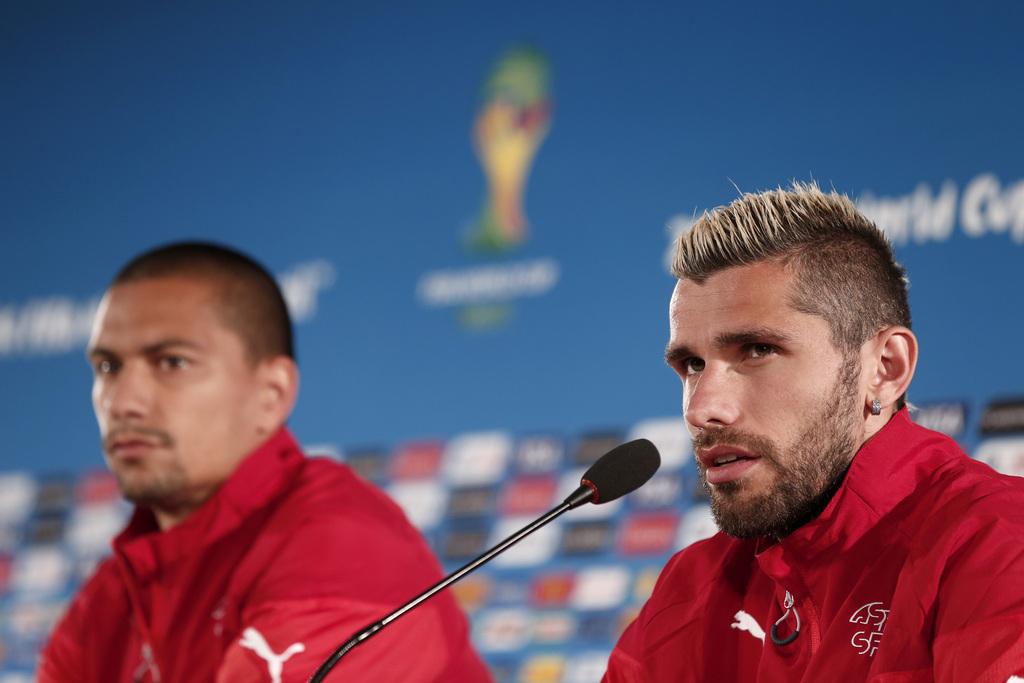 Inler et Behrami ont fait face à la presse à Brasilia. [KEYSTONE - Peter Klaunzer]