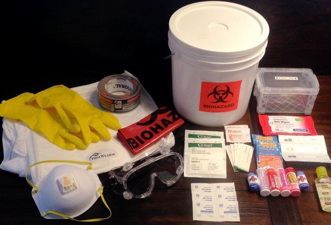 "Kit de survie" commercialisé en réponse à Ebola. [eBay]