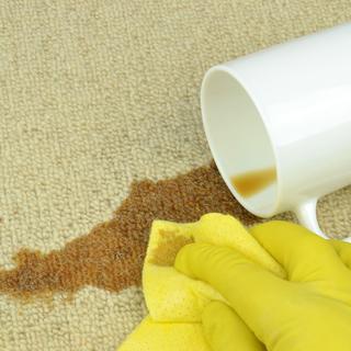 Comment enlever une tache de café sur un tapis? [gcpics]