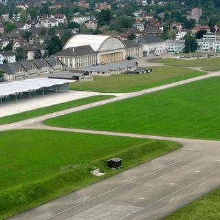 L'ancien aérodrome militaire de Dübendorf devrait jouer un rôle important dans le Parc de l'innovation. [Alessandro Della Bella]