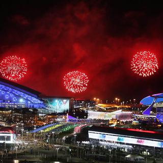 Samedi 1er février: des feux d'artifices illuminent le ciel au-dessus du parc olympique de Sotchi durant une répétition pour la cérémonie d'ouverture des Jeux olympiques. [EPA/SERGEY ILNITSKY]