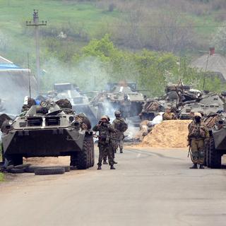 Des militaires ukrainiens mobilisés dans la région de Slaviansk vendredi. [Vasily Maximov]