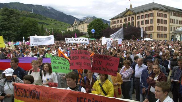 La gay pride de 2001 est restée dans toutes les mémoires en Valais... [Andrée-Noëlle Pot]