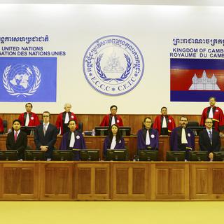 Le tribunal de Phnom Penh parrainé par l'ONU a condamné jeudi les deux plus hauts dirigeants khmers rouges encore vivants à la prison à vie pour crimes contre l'humanité. [AP Photo, Nhet Sok Heng)]