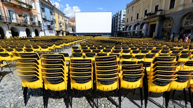 Les chaises encore vides à la veille de l'ouverture. [Urs Flueeler]