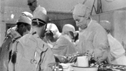 L'hôpital de Lausanne effectue sa 123e opération à coeur ouvert en 1963. [RTS]
