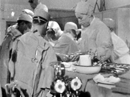 L'hôpital de Lausanne effectue sa 123e opération à coeur ouvert en 1963. [RTS]