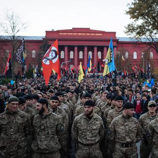 Des hommes du bataillon "Azov", toujours déployés dans l'est de l'Ukraine. [Roman Pilipey]