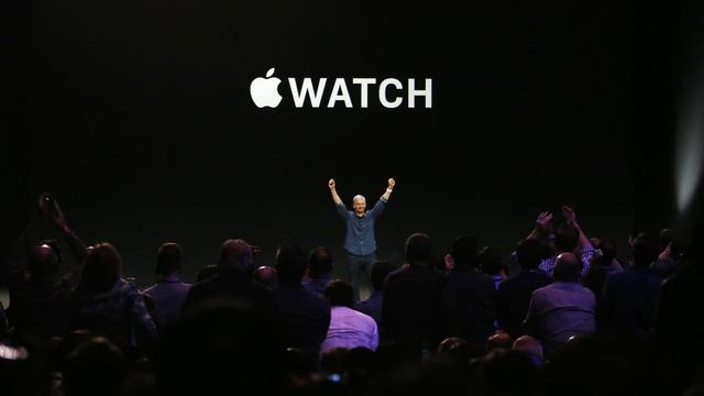 Tim Cook, le patron d'Apple, a dévoilé la première montre connectée du géant américain. [Keystone - Monica Davey]