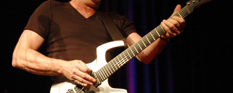 Le guitariste Adrian Belew. [Cortesia]