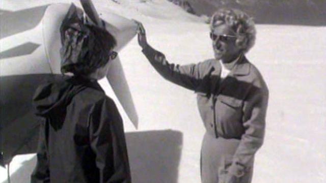 Sonya Hertig fut la première femme pilote des glaciers. [RTS]