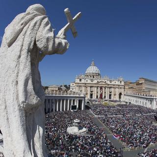 Plus de 100'000 fidèles sont venus écouter le pape François. [AP/Keystone - Alessandra Tarantino]