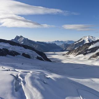 La plus grande partie de la glace suisse provient de quelques géants minoritaires, comme le glacier d'Aletsch. [Keystone - Gaetan Bally]