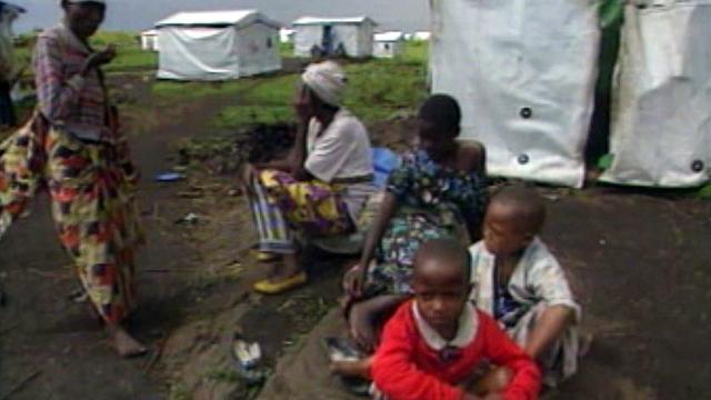 Les réfugiés hutus se regroupent aux frontières du Congo.