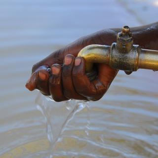 L'accès à l'eau potable est un enjeu planétaire et vital. [africa]