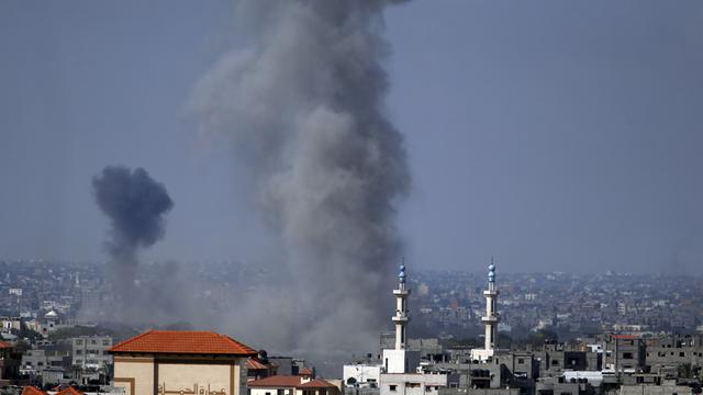 Israël a demandé à 100'000 habitants de la bande de Gaza de quitter leur domicile. [AP Photo/Lefteris Pitarakis]