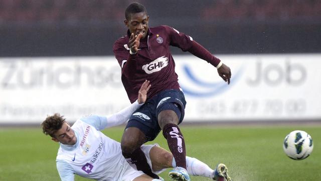 François Moubandje (ici sous le maillot de Servette) est désormais titulaire à Toulouse. [Walter Bieri]