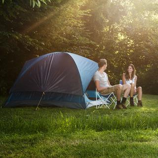 Le camping est un lieu propice pour draguer. [corepics]