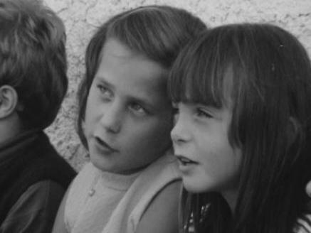 Le regard des enfants sur la vieillesse en 1970. [RTS]