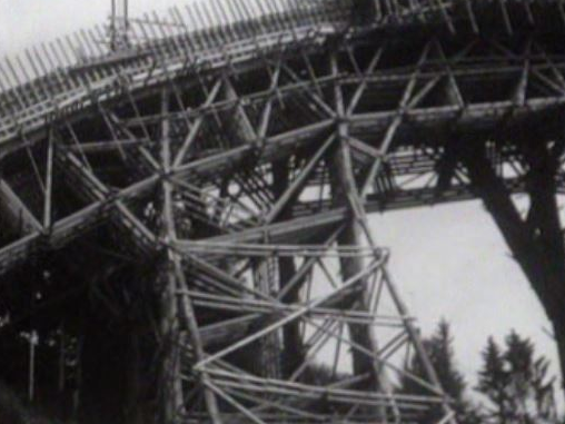 Le chantier du pont de la Chocolatière, à Lausanne en 1963. [RTS]