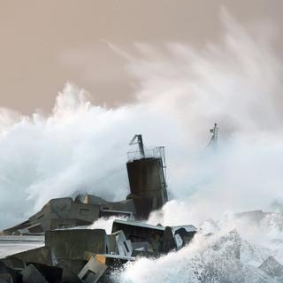 La violente tempête qui traverse le Portugal et l'Espagne a soulevé des vagues jusqu'à neuf mètres de haut. [EPA/Keystone - Alberto Morante]