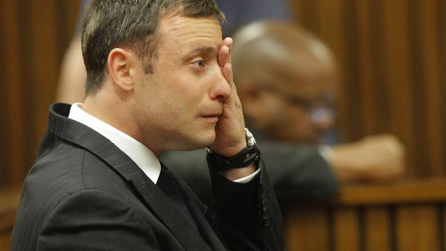 Oscar Pistorius n'est pas parvenu à retenir son émotion durant la lecture du verdict. [EPA/Kim Ludbrook]