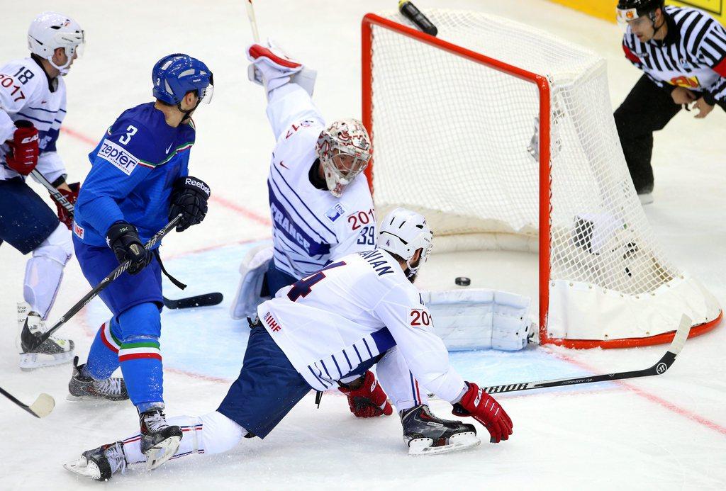 Markus Gander a offert la victoire à l'Italie en fin de match. [KEYSTONE - TATYANA ZENKOVICH]