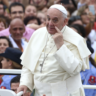 Plus de 500'000 personnes sont venues voir le pape à Tirana en Albanie. [AP Photo/Keystone - Hector Pustina]