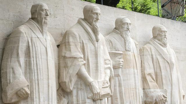 John Knox, tout à droite du Mur des Réformateurs à Genève, est le fondateur de l’Eglise d’Ecosse. [Salvatore Di Nolfi]