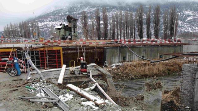 L'association des Médecins en faveur de l'environnement ont pris ce cliché lors de leur prélèvement de terre sur le site du pont en démolition.