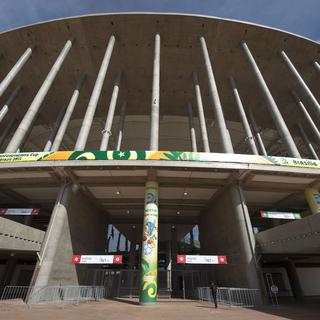 L'enceinte est portée par près de 300 fins piliers de béton, un style inspiré d’Oscar Niemeyer, célèbre architecte qui a dessiné la ville de Brasilia. [Adrian Macias]