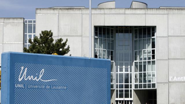 L'entrée du bâtiment Anthropole de l'Université de Lausanne. [Laurent Gillieron]