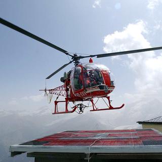Un hélicoptère d'Air Zermatt. [Olivier maire]