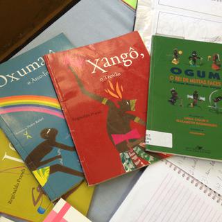 Les manuels scolaires d'éducation multiraciale. [RTS]