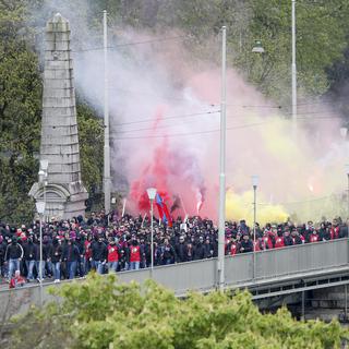 Les supporters du FC Bâle avant la finale de la Coupe de Suisse à Berne. [Peter Klaunzer]