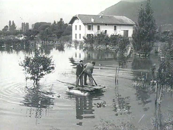 Plaine du Rhône inondée, première partie du 20e siècle [Centre valaisan de l'image et du son]