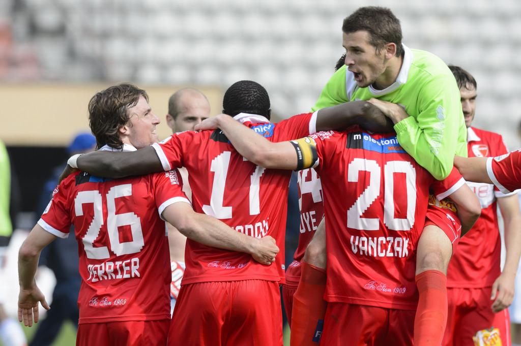 Le FC Sion fête sa victoire comme pour une finale de Coupe. [KEYSTONE - Laurent Gilliéron]
