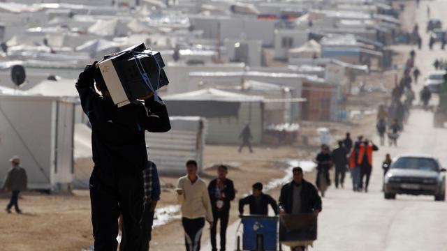 Environ 2,3 millions de personnes vivant en Syrie ont fui dans les pays voisins, comme ici au camp de réfugiés d'Al-Zaatari en Jordanie. [Muhammad Hamed]