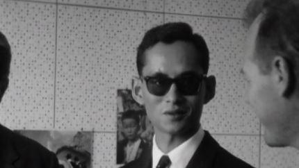 Le roi Bhumibol de Thaïlande à Cointrin en 1964. [RTS]
