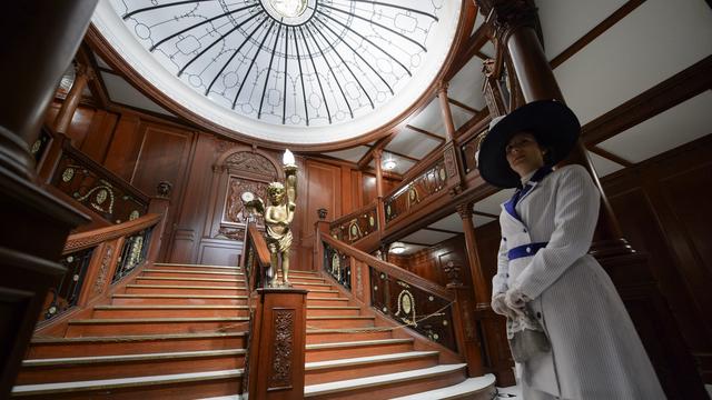 La reconstitution du Grand Escalier, photographiée lors d'une présentation à la presse de l'exposition sur le Titanic, ce jeudi 9 octobre 2014 à Palexpo Geneve. [Keystone - Martial Trezzini]