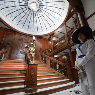 La reconstitution du Grand Escalier, photographiée lors d'une présentation à la presse de l'exposition sur le Titanic, ce jeudi 9 octobre 2014 à Palexpo Geneve. [Keystone - Martial Trezzini]