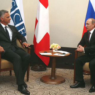 Didier Burkhalter a rencontré Vladimir Poutine à Vienne en tant que président de l'OSCE. [Ronald Zak - AP Photo]