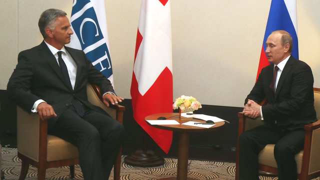 Didier Burkhalter a rencontré Vladimir Poutine à Vienne en tant que président de l'OSCE. [Ronald Zak - AP Photo]