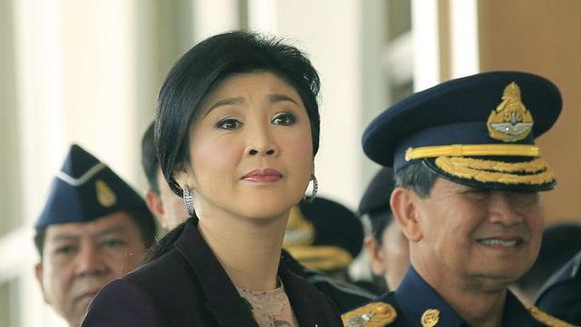 La requête des opposants visait également à interdire de vie politique le parti au pouvoir dirigé par Yingluck Shinawatra. [EPA - Narong Sangnak]