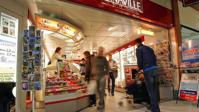 Un kiosque Naville de Sierre, en Valais. [Olivier Maire]