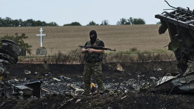 Le crash du vol MH17 tend encore davantage les relations entre les Occidentaux et la Russie. [AP Photo/Evgeniy Maloletka]