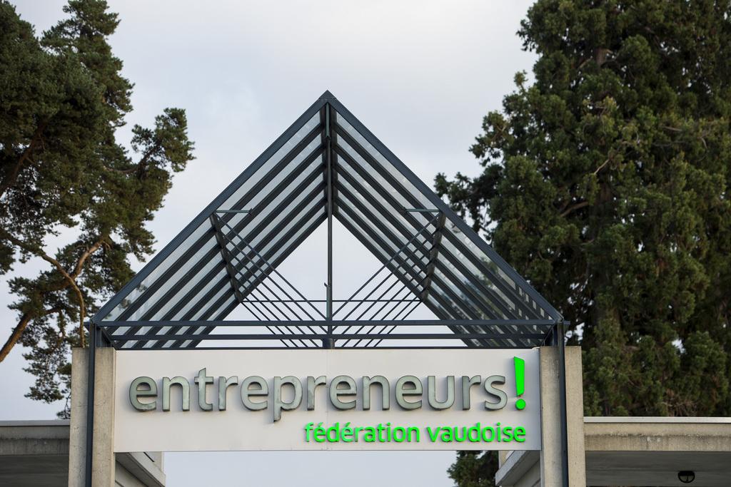 La Fédération vaudoise des enrepreneurs à Tolochenaz est sous le choc après la perte de 4 de ses membres. [KEYSTONE - Jean-Christophe Bott]